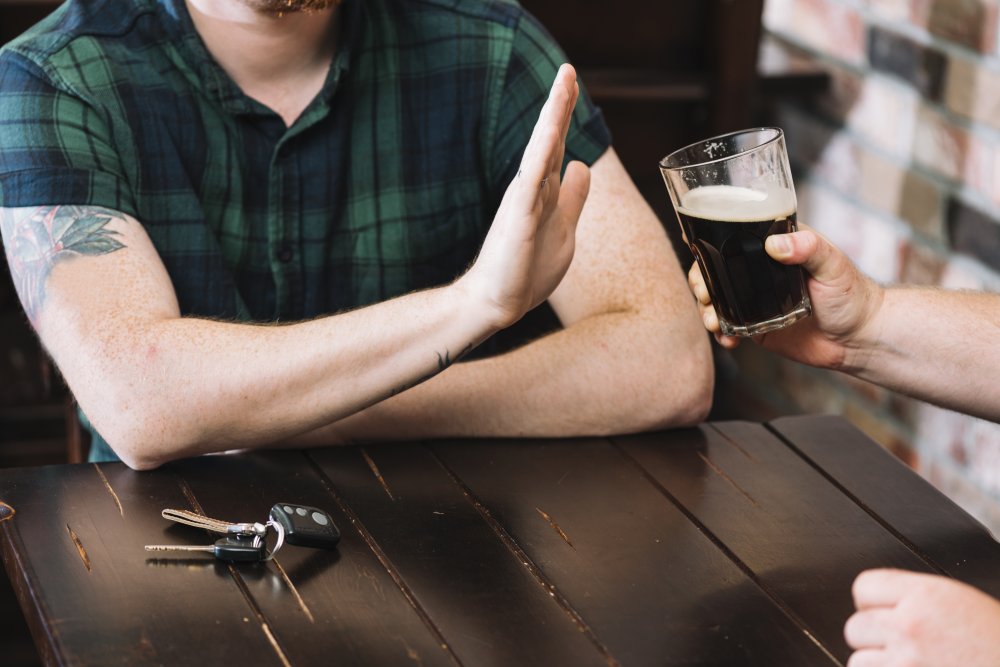 Jak skutecznie odmawiać picia alkoholu?