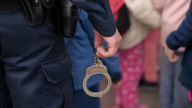 Policjanci ze Skrzyszowa ostrzegali dzieci. W tle oszustwa „na legendę”