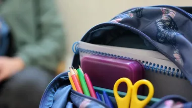 800 zł na wyprawkę i obrona małych szkół. Czarnek w Filipowicach
