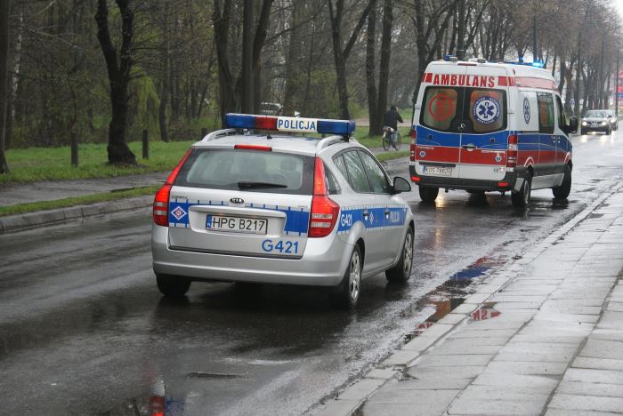 Policja Tarnów: Akcja „Bezpieczne Ferie” na drogach w Małopolsce. Porady policjantów