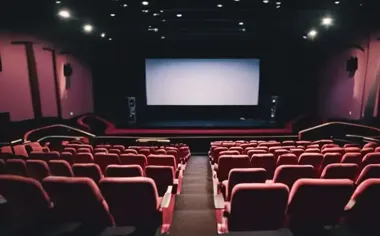 Mościce na lato rozstawiają kulturę od spacerów po folkowe noce