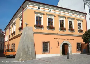 Nauczyciele ZSM z kameralnym programem – Pedagodzy na estradzie zabrzmią w szkolnej sali