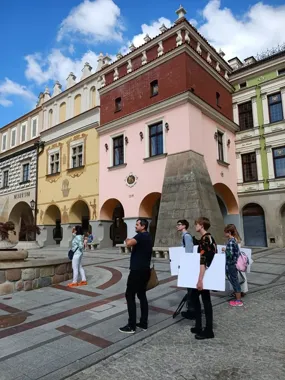 Grafika promocyjna wydarzenia Tarnów w plenerze – architektoniczny plener rysunkowy dla młodzieży