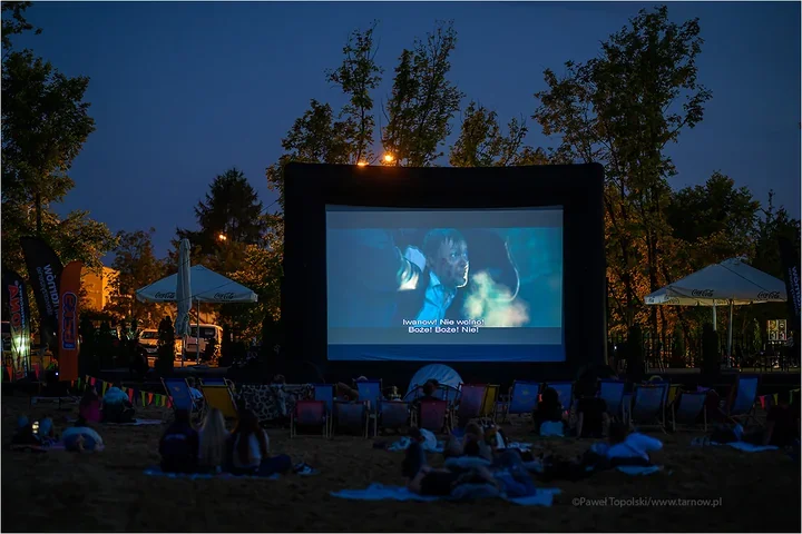 Dwa filmowe wieczory na Koszycach. Rada osiedla stawia na rodzinne kino pod chmurką