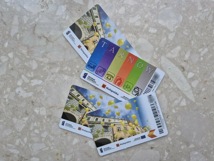 Tarnowska Karta Miejska zaostrza zasady i wiąże ulgę Premium z deklaracją śmieciową