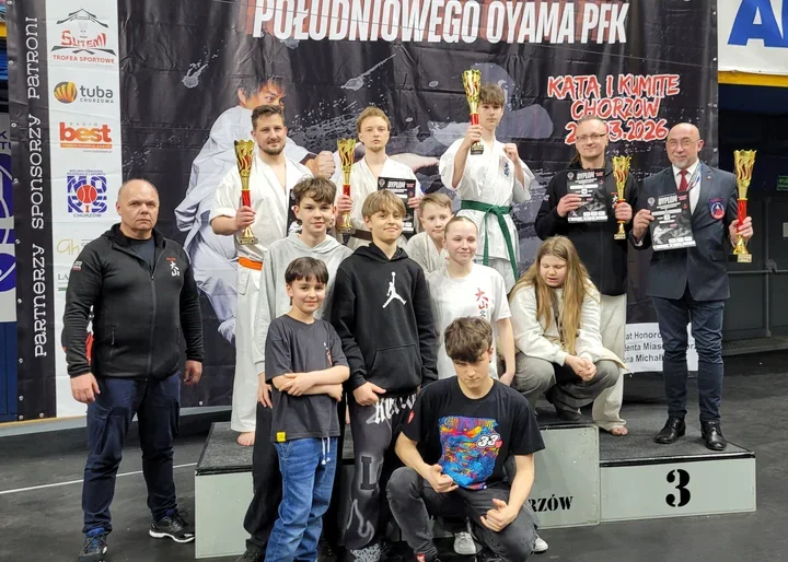 Tarnowscy karatecy wrócili z Chorzowa z siedmioma pucharami