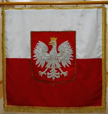 Poczty sztandarowe staną do rywalizacji. Konkurs dla uczniów z Tarnowa