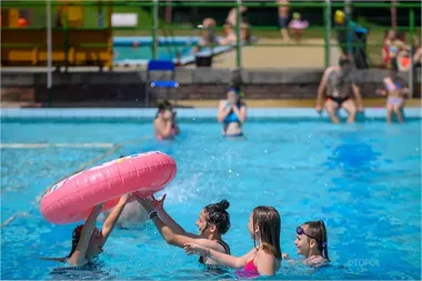 Tarnów podaje terminy półkolonii 2026 – dwa dwutygodniowe turnusy w szkołach