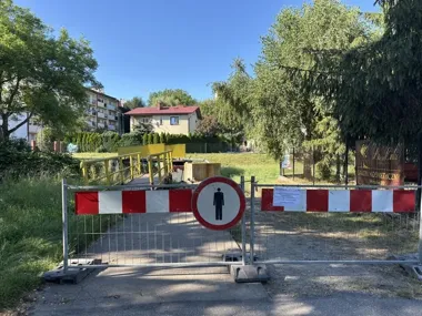Kładka na Wątoku zamknięta. Remont ma poprawić bezpieczeństwo pieszych