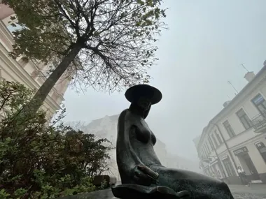 Gęsta mgła ograniczy widoczność w Tarnowie. IMGW wydało ostrzeżenie