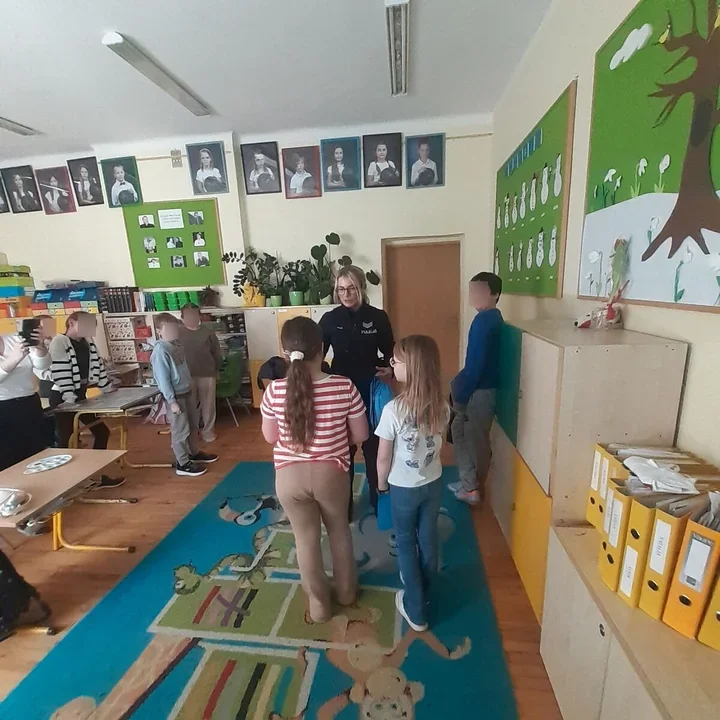 Dzielnicowe uczą dzieci ochrony danych - Konkurs i prelekcja w SP nr 1