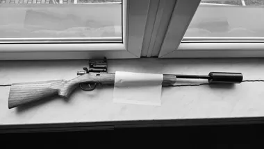 Nocna kontrola pod Tarnowem odsłoniła broń przerobioną z wiatrówek