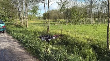 Martwy punkt na wyprzedzaniu - Passat uderzył w motocyklistę w Szynwałdzie