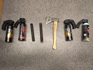 Siekiera i gaz przed meczem - policja zatrzymała niebezpieczne przedmioty w Tarnowie