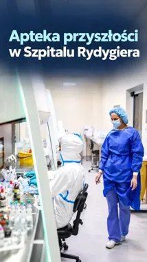 Pracownicy medyczni w ochronnym stroju pracują w nowoczesnej aptece szpitalnej w Szpitalu Rydygiera.